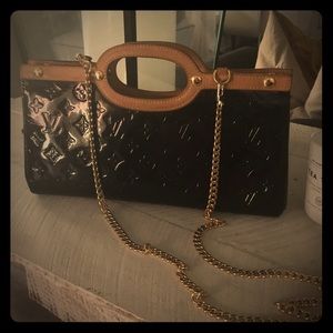 💯Authentic Louis Vuitton Roxbury vernis